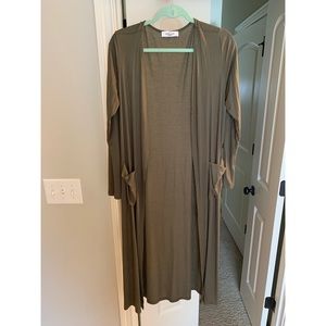 Carly Jean Los Angeles Adeline Duster in Olive